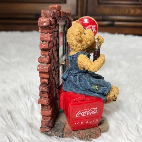 Coca-Cola x Boyds Bears Bearstone Collection 'Dinah...Have a Coke and a Smile' - Picture 6 of 10